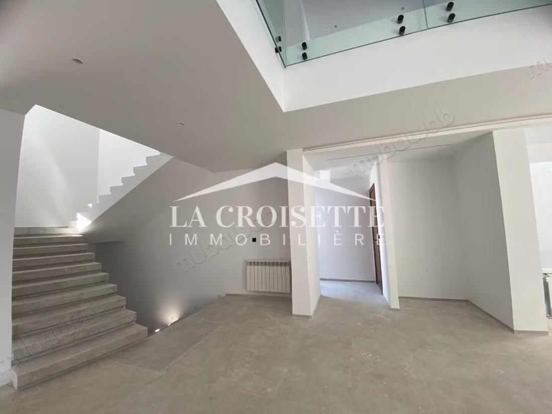Duplex S3 avec piscine couverte à Gammarth