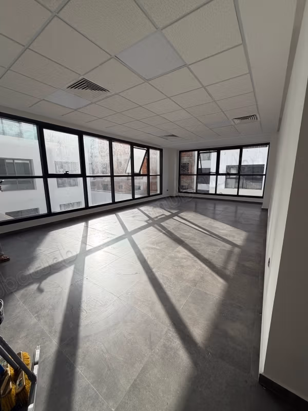 Nieuwe kantoor van 50 m² met grote baywindow – Boulevard Yacoub El Mansour