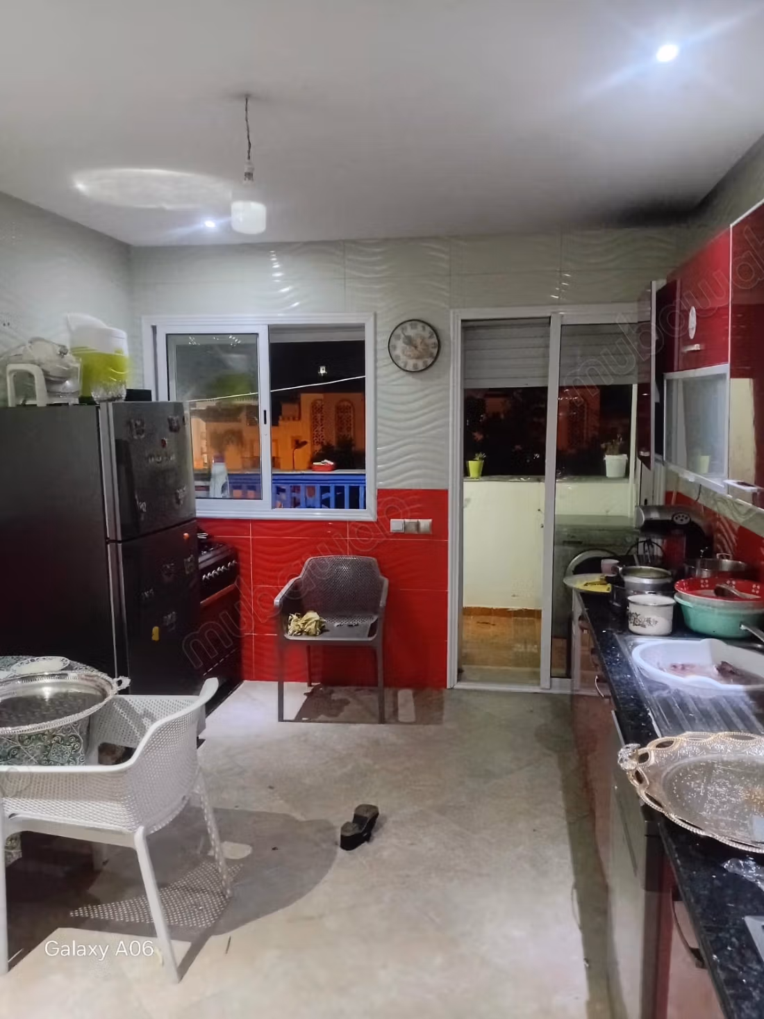 Vendita di un bell'appartamento a El Mansouria. 7 grandi stanze. Ben arredato