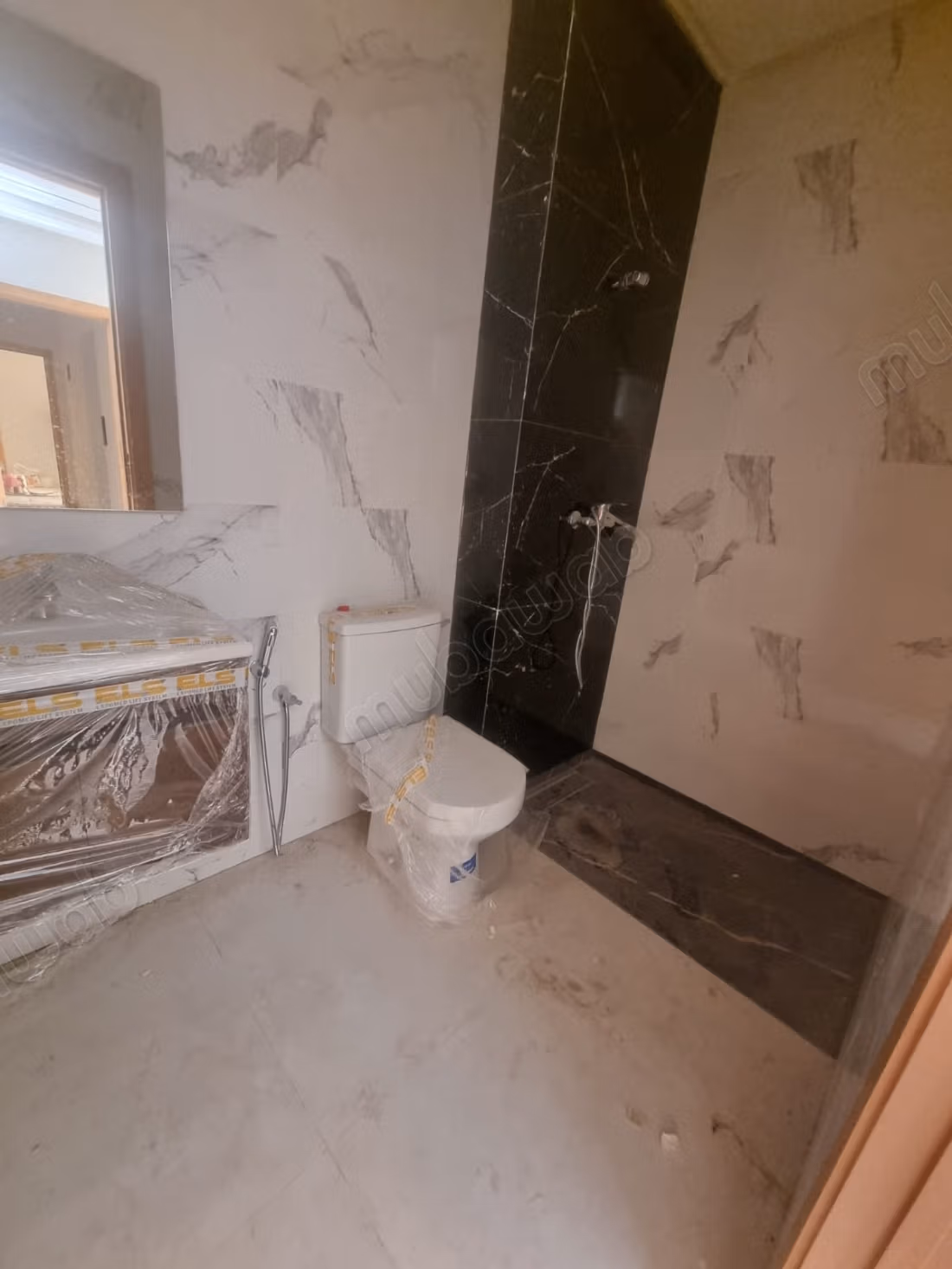 Apartment for sale in Al-Wifaq. 2 beautiful rooms. Elevator available