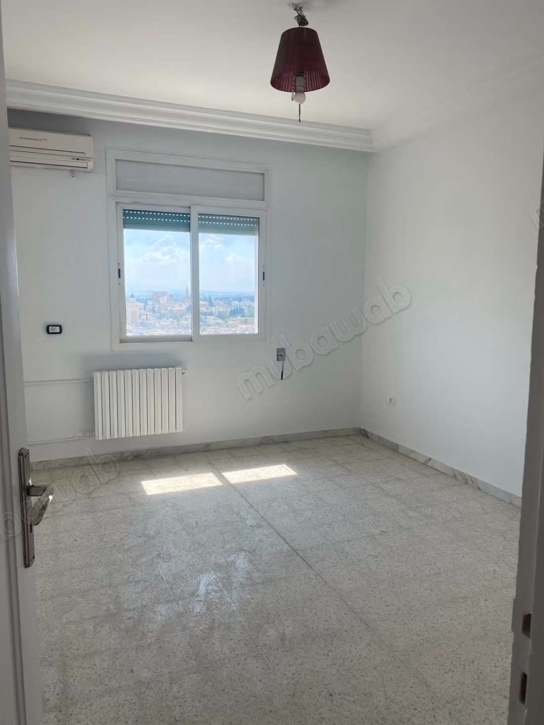 À LOUER – Appartement S4 à Cité Ennasr