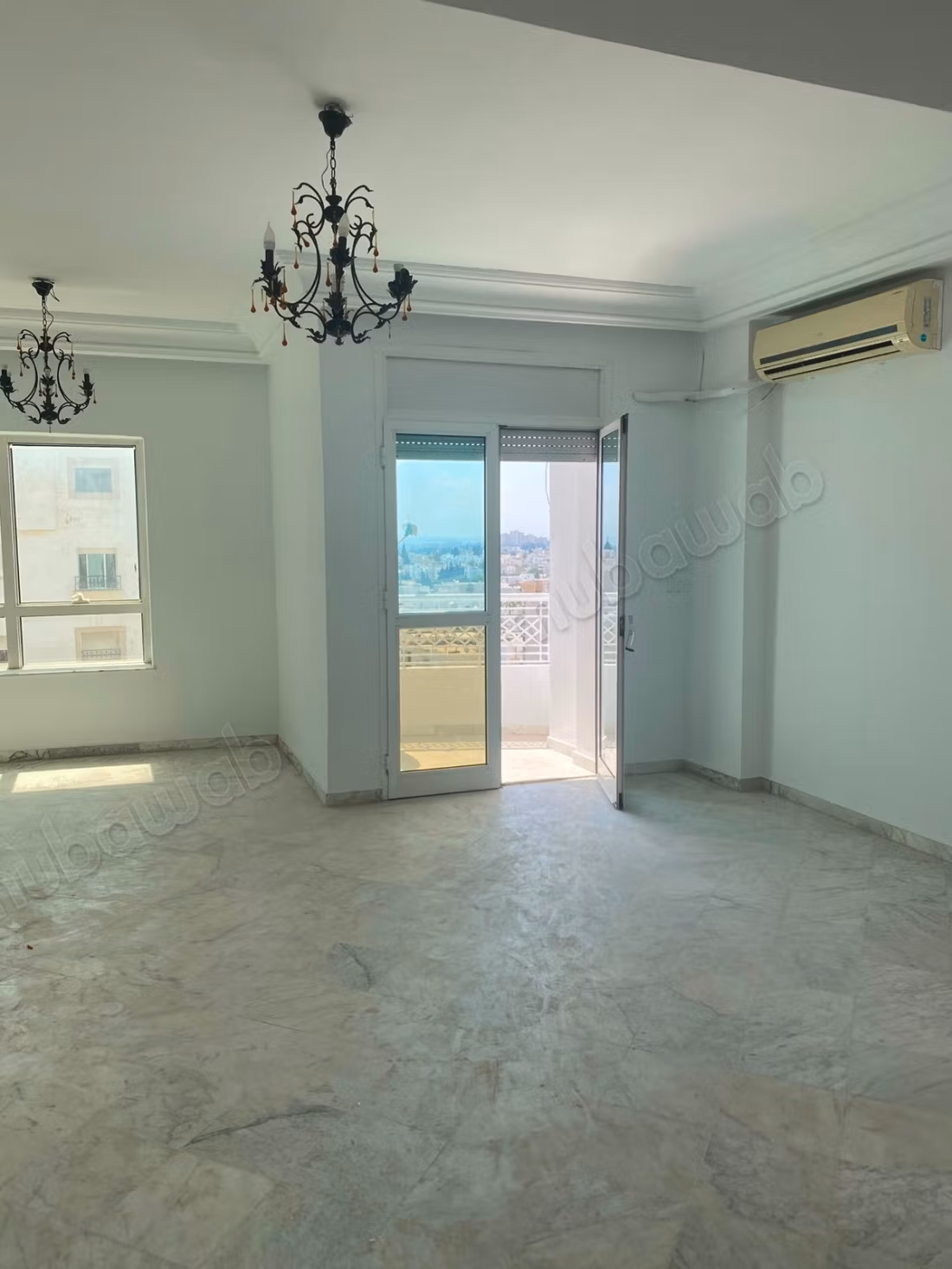 À LOUER – Appartement S4 à Cité Ennasr