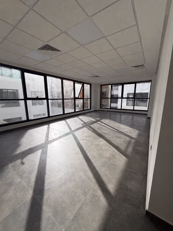 Nuovo ufficio di 50 m² con grande finestra - Boulevard Yacoub El Mansour