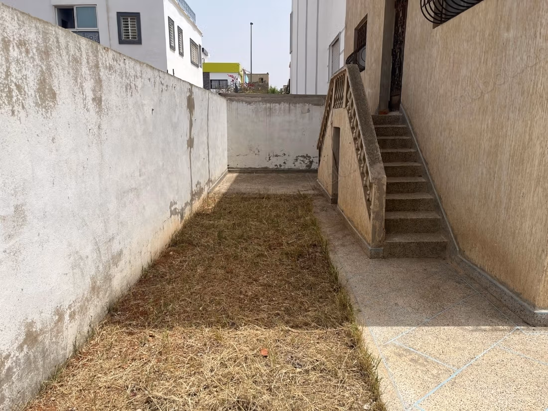 Villa te koop in Bni Yakhlef - 245 m² - getiteld