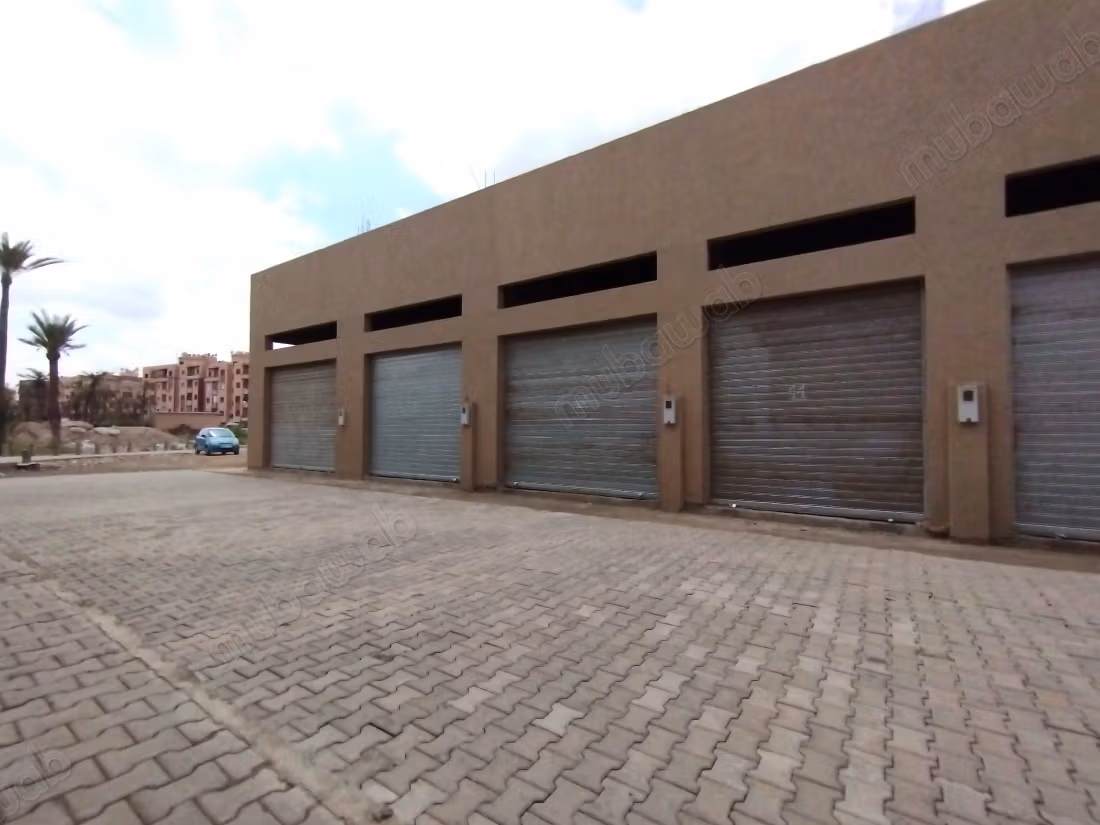 Local comercial nuevo semi terminado para deporte / crossfit