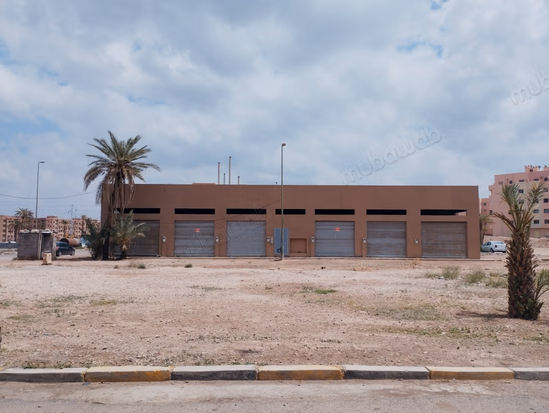 Local comercial nuevo semi terminado para deporte / crossfit