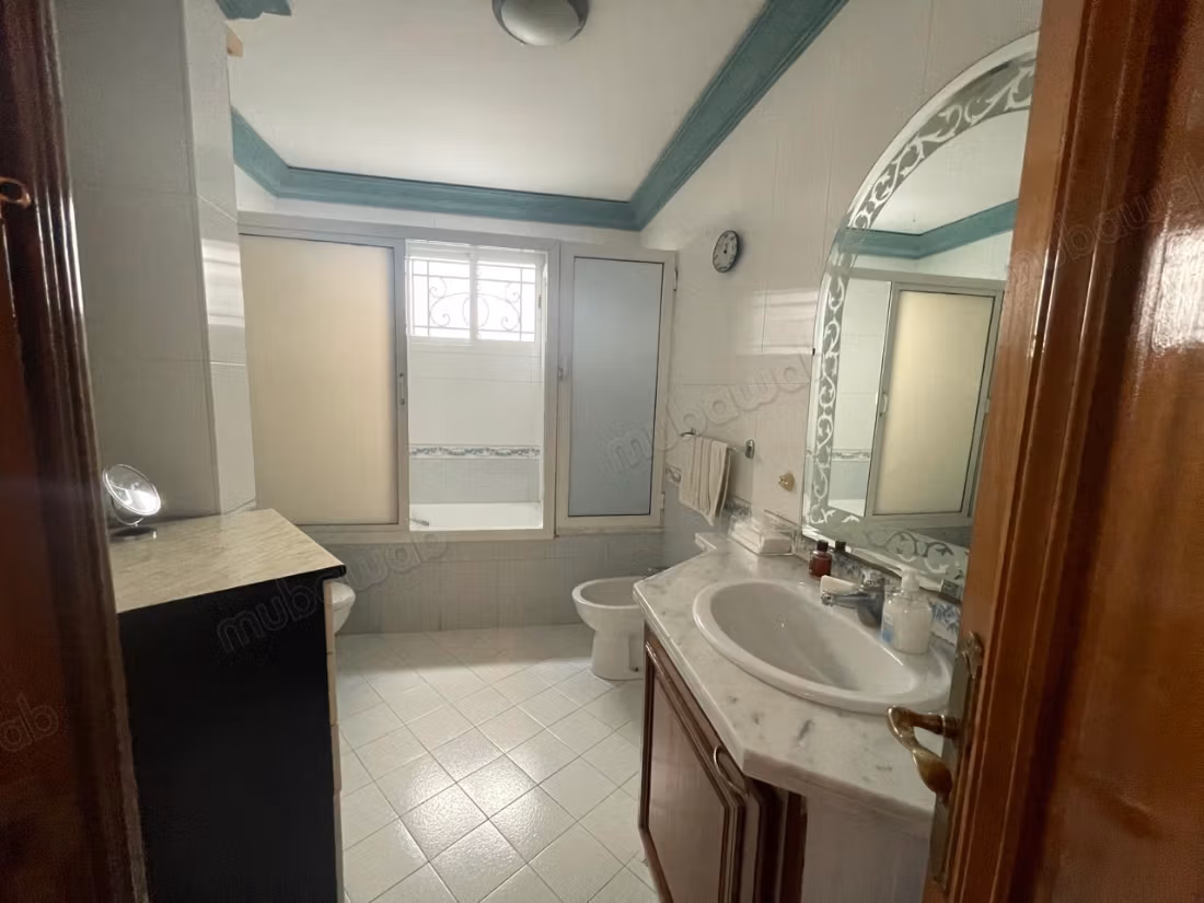 Appartement te koop op de begane grond van 240m2