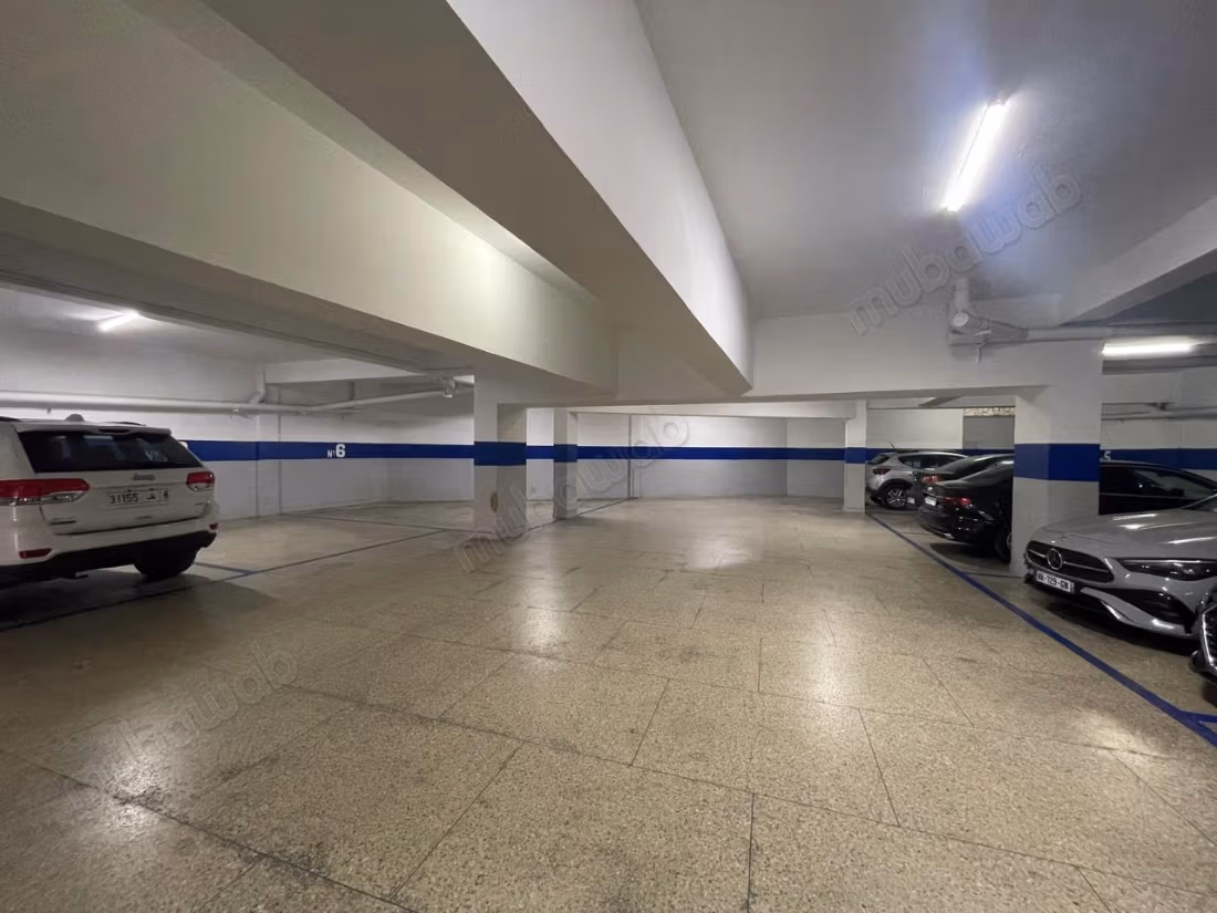 Appartement te koop op de begane grond van 240m2