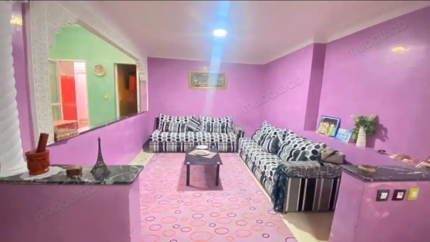 Appartement te huur in Mkinssia. Groot oppervlakte van 60 m². Gemeubileerd