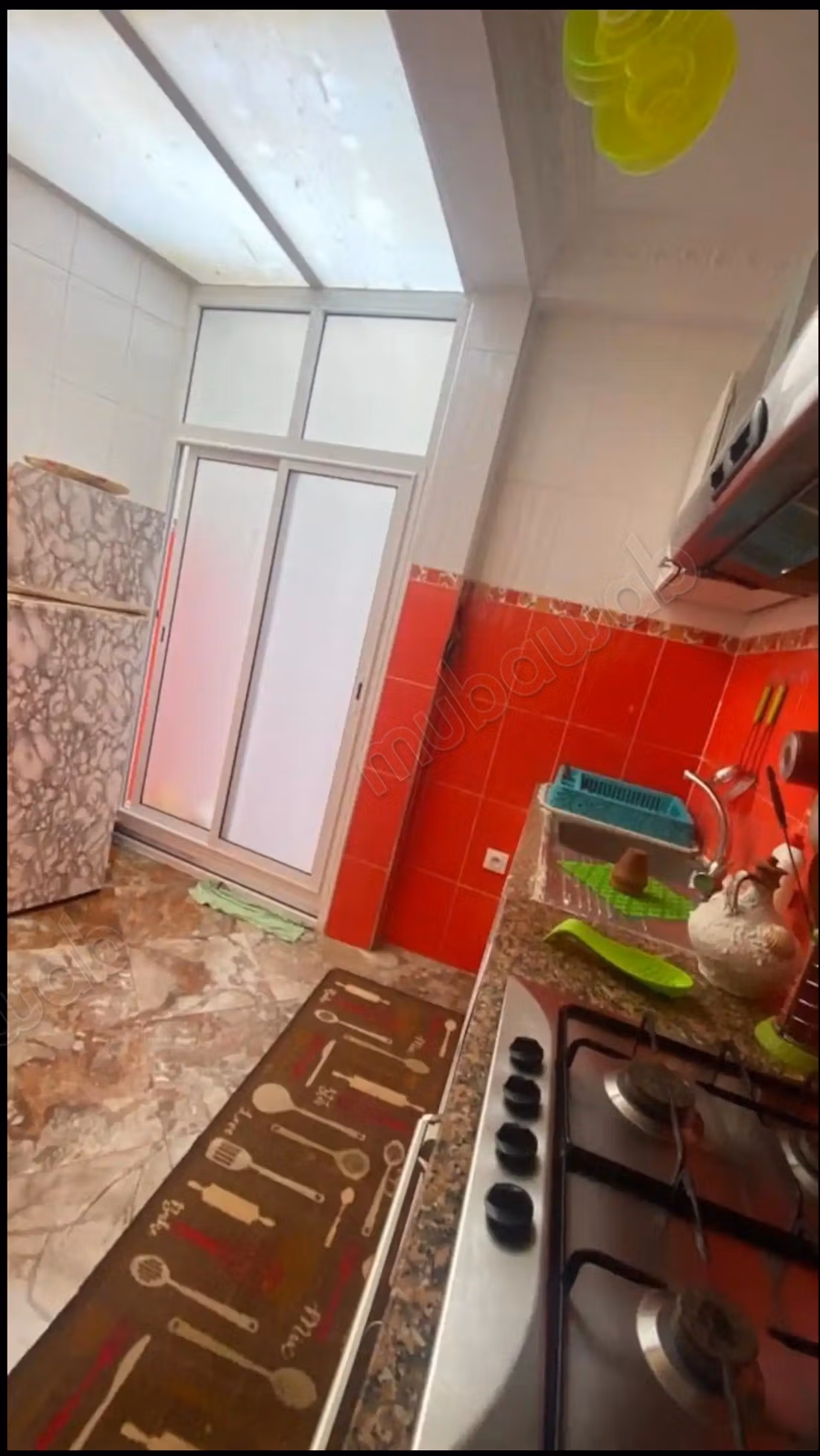 Appartement te huur in Mkinssia. Groot oppervlakte van 60 m². Gemeubileerd