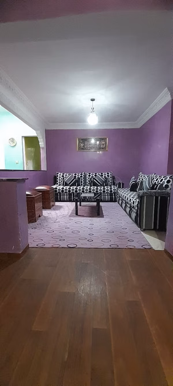 Appartement à louer à Mkinssia. Grande surface de 60 m². Meublé