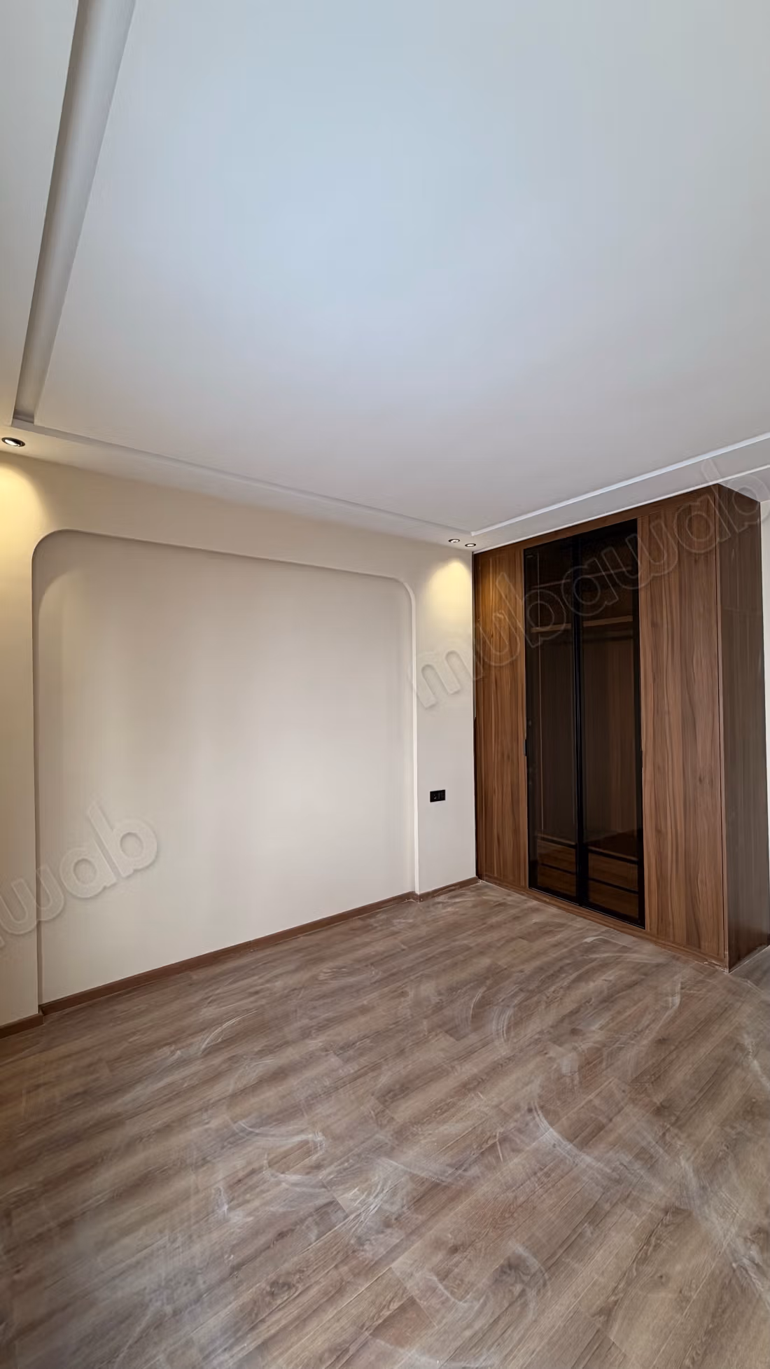 Exceptional duplex with a ceiling height of 6m