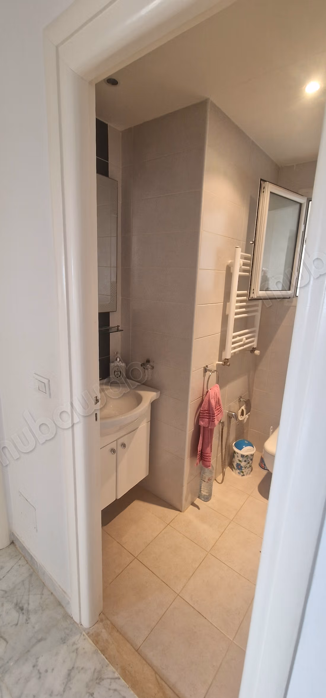 Location d'un appartement à Hammamet Nord. 
Surface de 104 m². 
Meublé