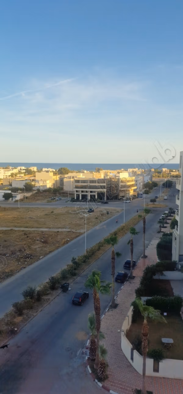Location d'un appartement à Hammamet Nord. 
Surface de 104 m². 
Meublé