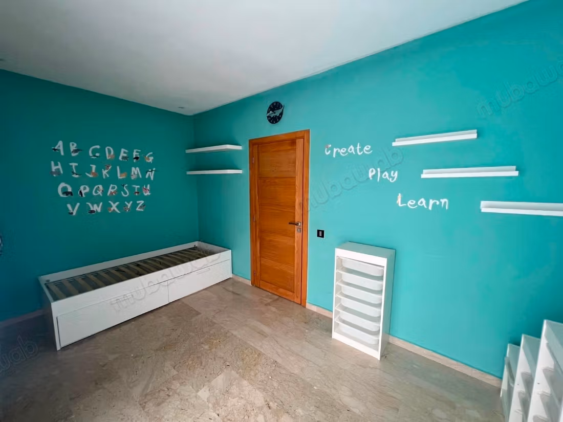 Trois joli bien moderne 2 chambres princesses