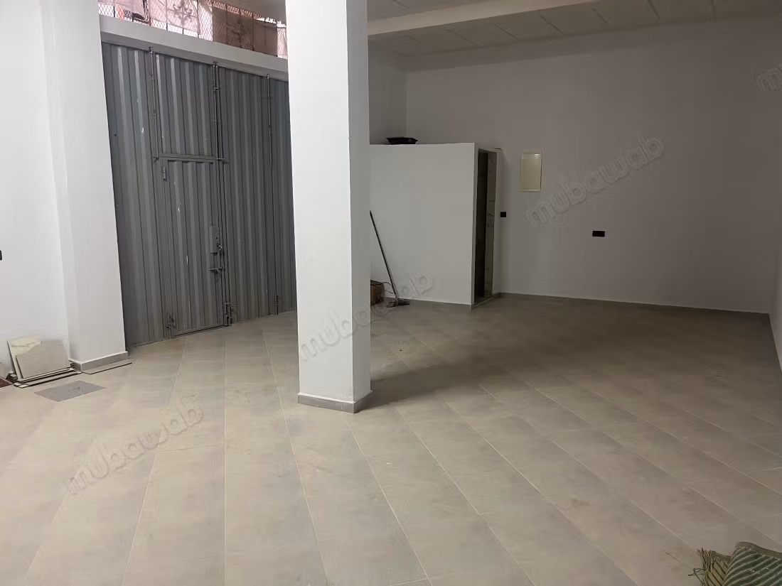 Alquila este local comercial en Haut Anza. Superficie 75 m²