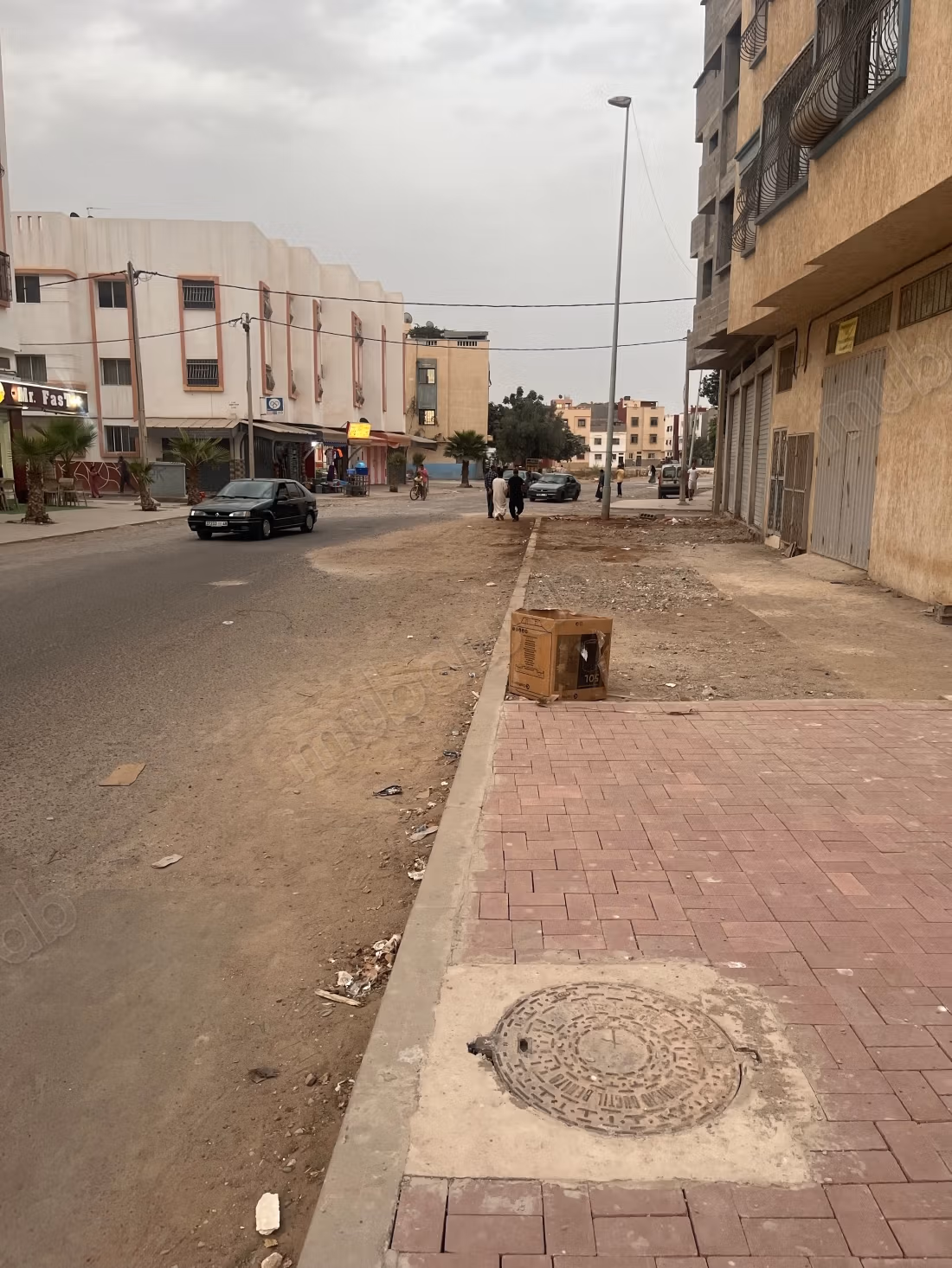Alquila este local comercial en Haut Anza. Superficie 75 m²