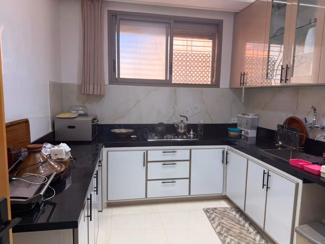 Superbe maison à vendre à Route Casablanca 
Ali balfalah. Surface de 100 m². Climatisation