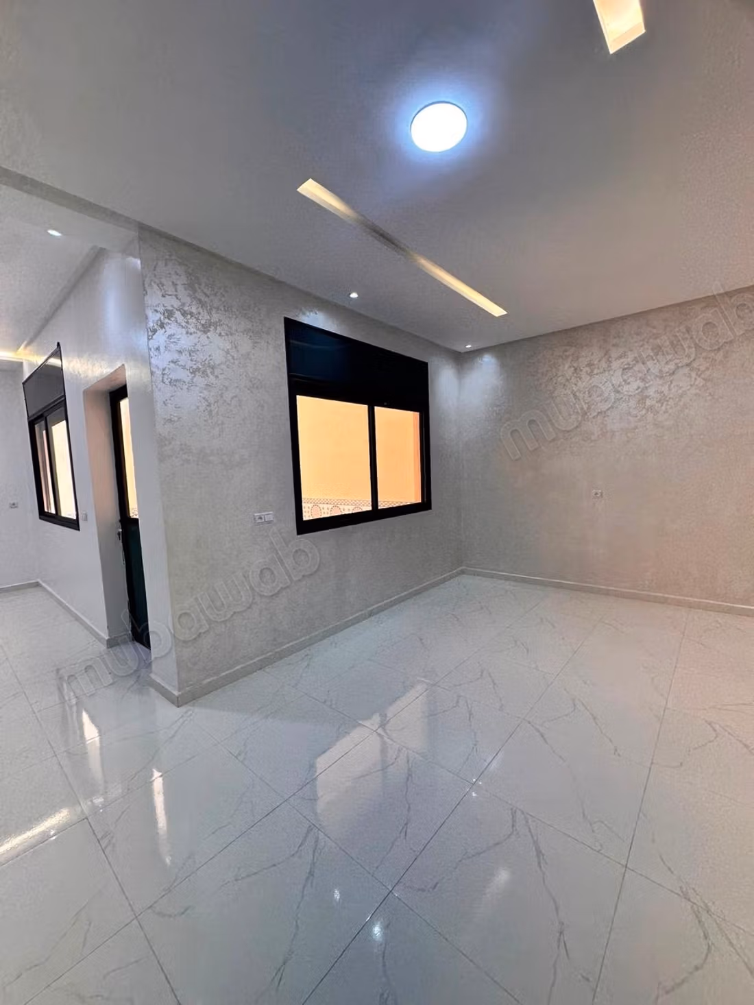 Free lower duplex 220 meters