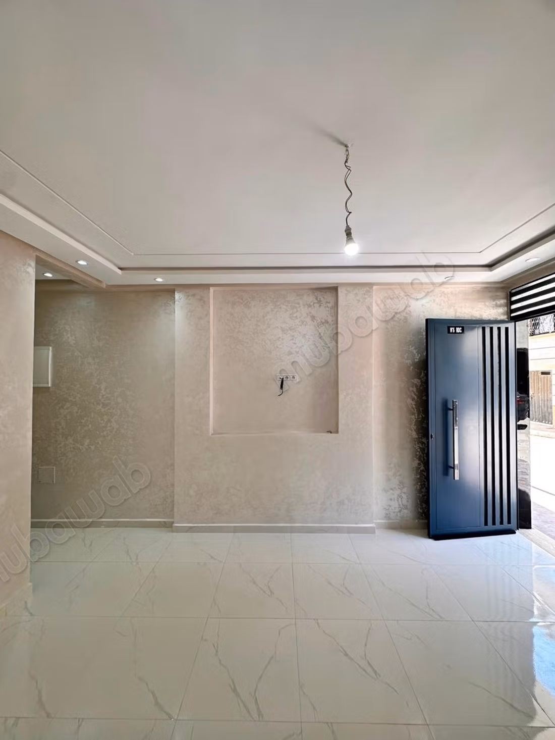 Free lower duplex 220 meters
