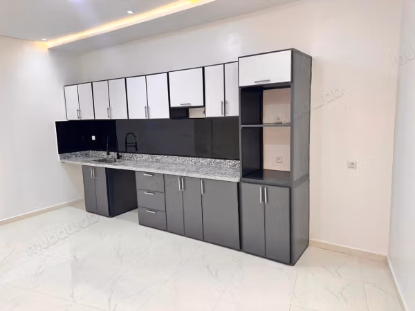 Free lower duplex 220 meters