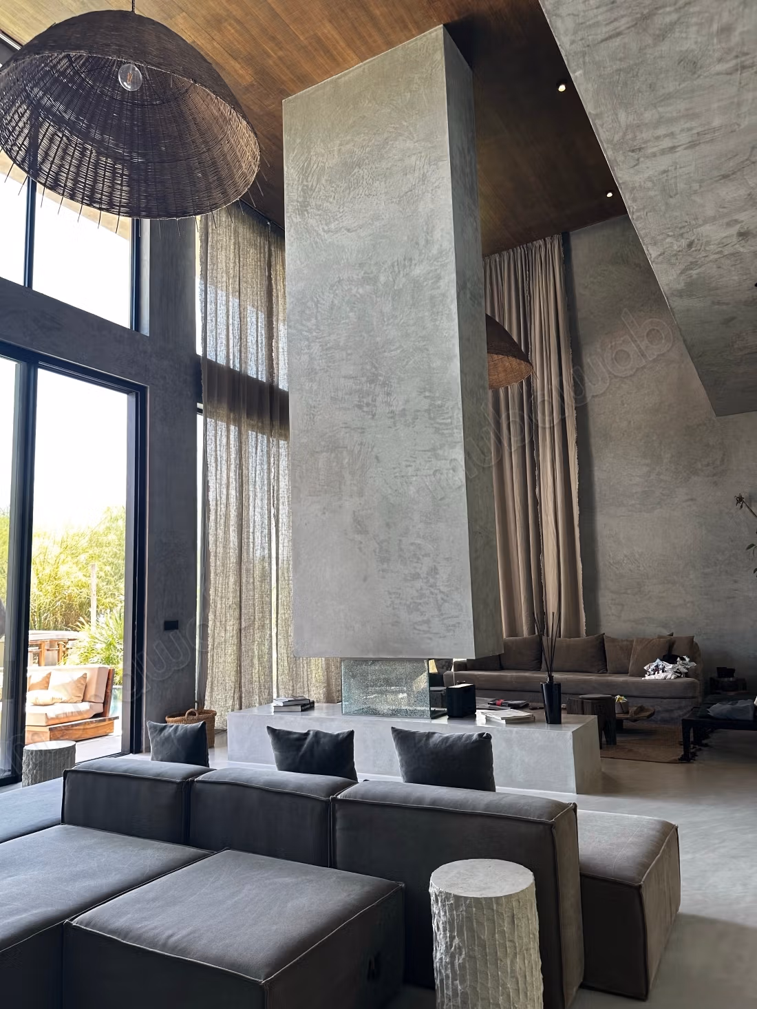 Location villa de haut standing à Route Amizmiz.
Surface totale 550 m²