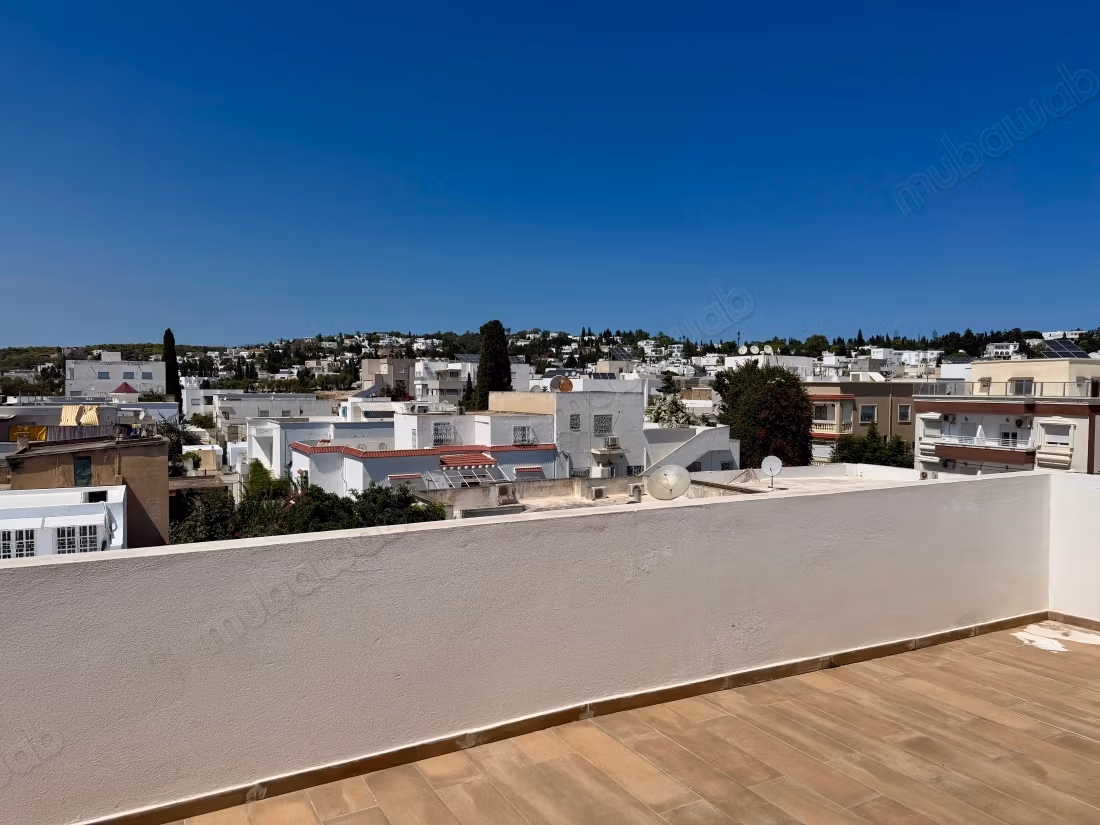Appartamento in affitto a Cité Erriadh. Superficie di 75 m². Arredato