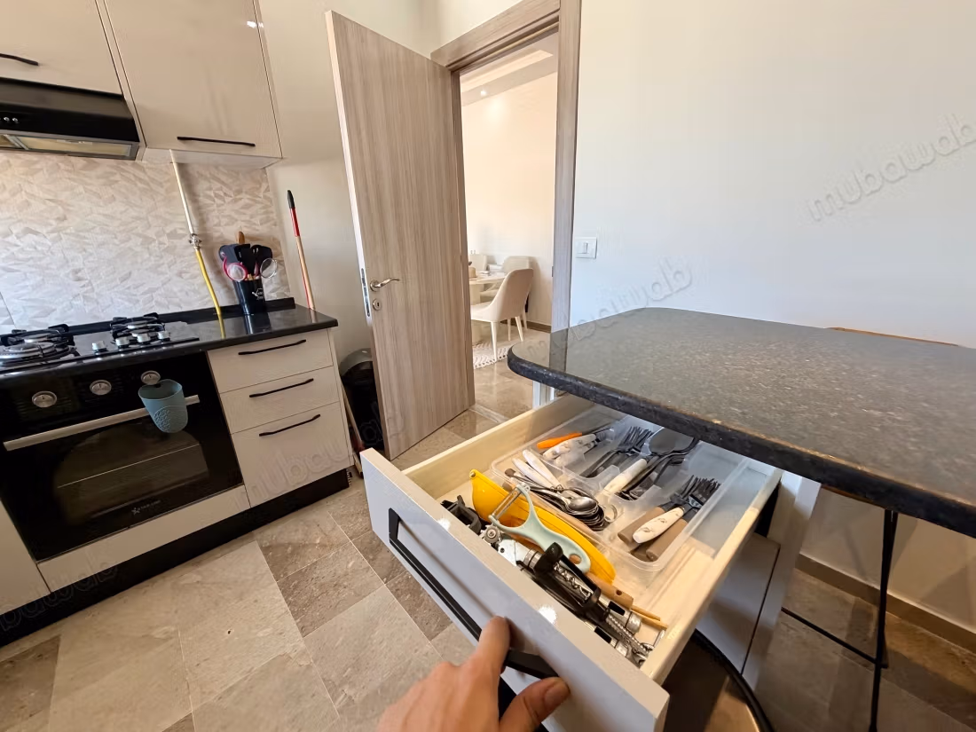 Appartamento in affitto a Cité Erriadh. Superficie di 75 m². Arredato