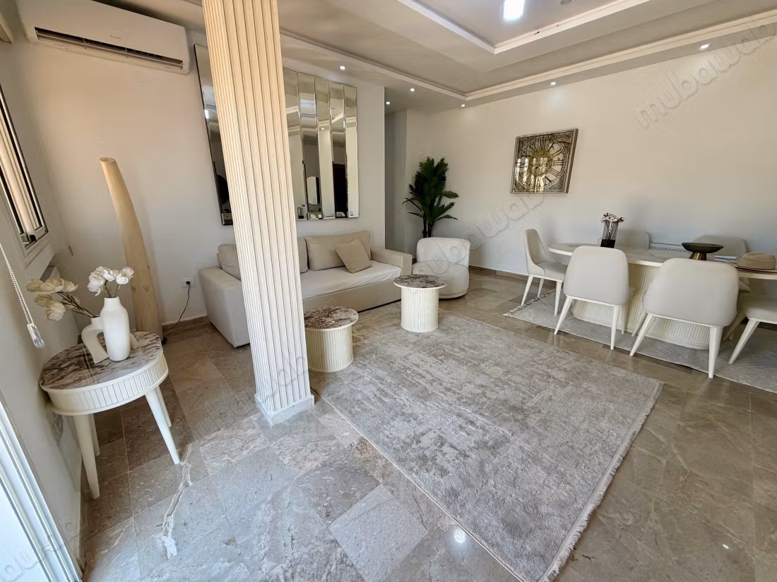 Appartamento in affitto a Cité Erriadh. Superficie di 75 m². Arredato