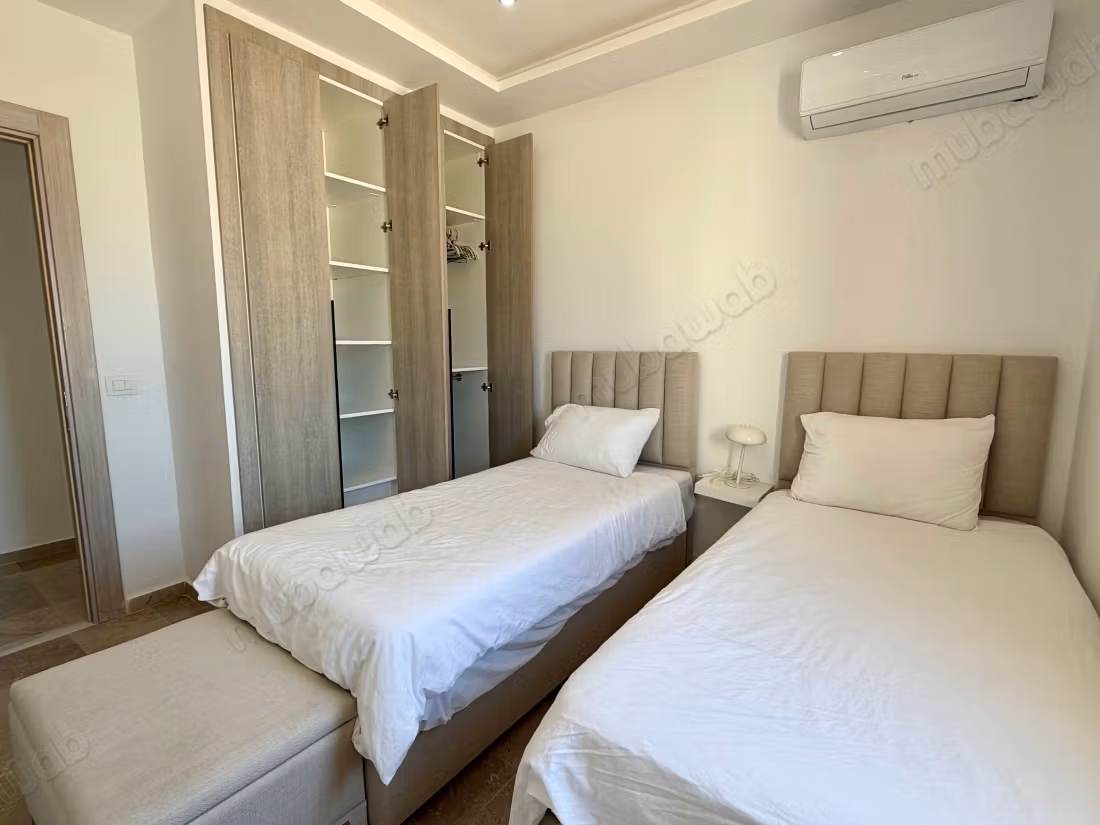 Appartamento in affitto a Cité Erriadh. Superficie di 75 m². Arredato