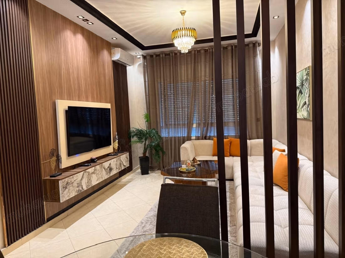 Appartements à louer au centre-ville. 2 magnifiques chambres. Service de conciergerie et climatisation