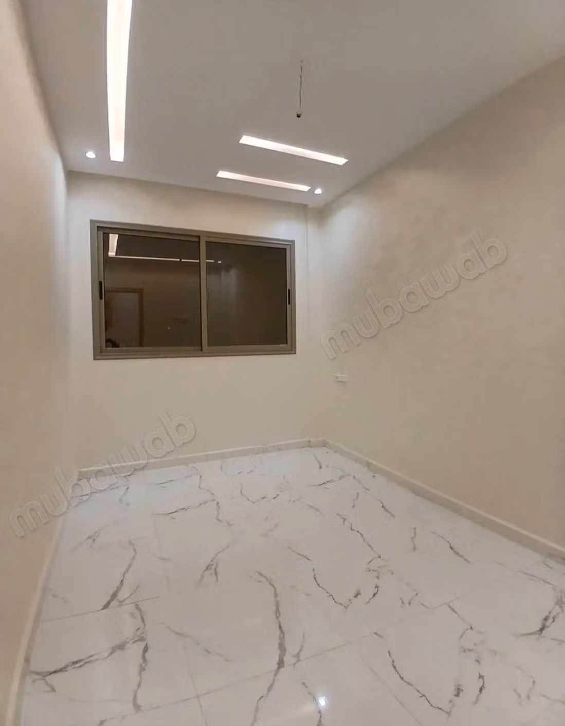 Ground floor with two facades 68 meters
