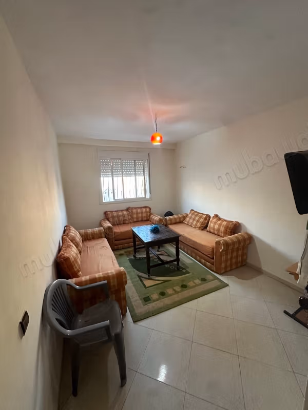 Muy bonito apartamento en alquiler en Cité Adrar. Superficie 60 m². Jardín y terraza