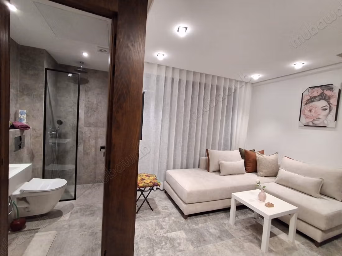 Mooi modern studio Abdelmoumen nieuwe tram