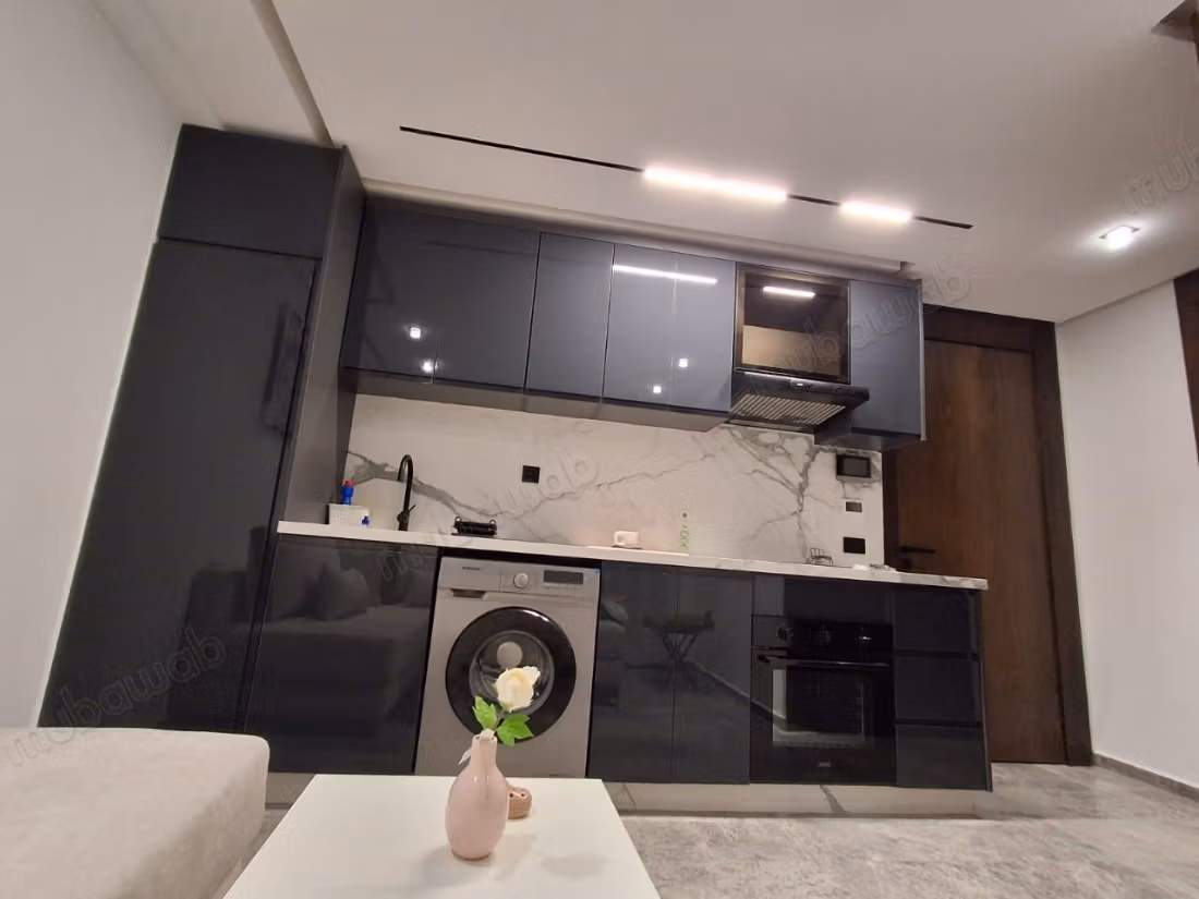 Mooi modern studio Abdelmoumen nieuwe tram