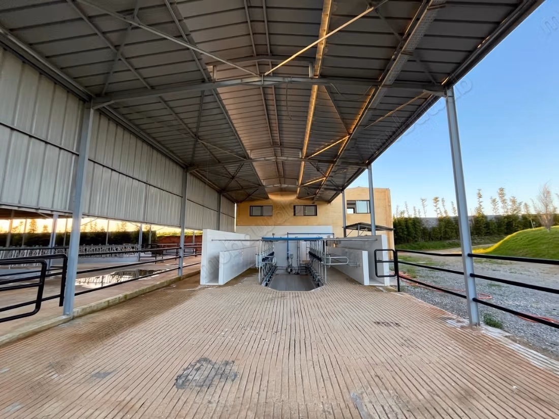 Nice farm for sale in Sidi Allal El Bahraoui. Total area 36000 m². Secure residence
