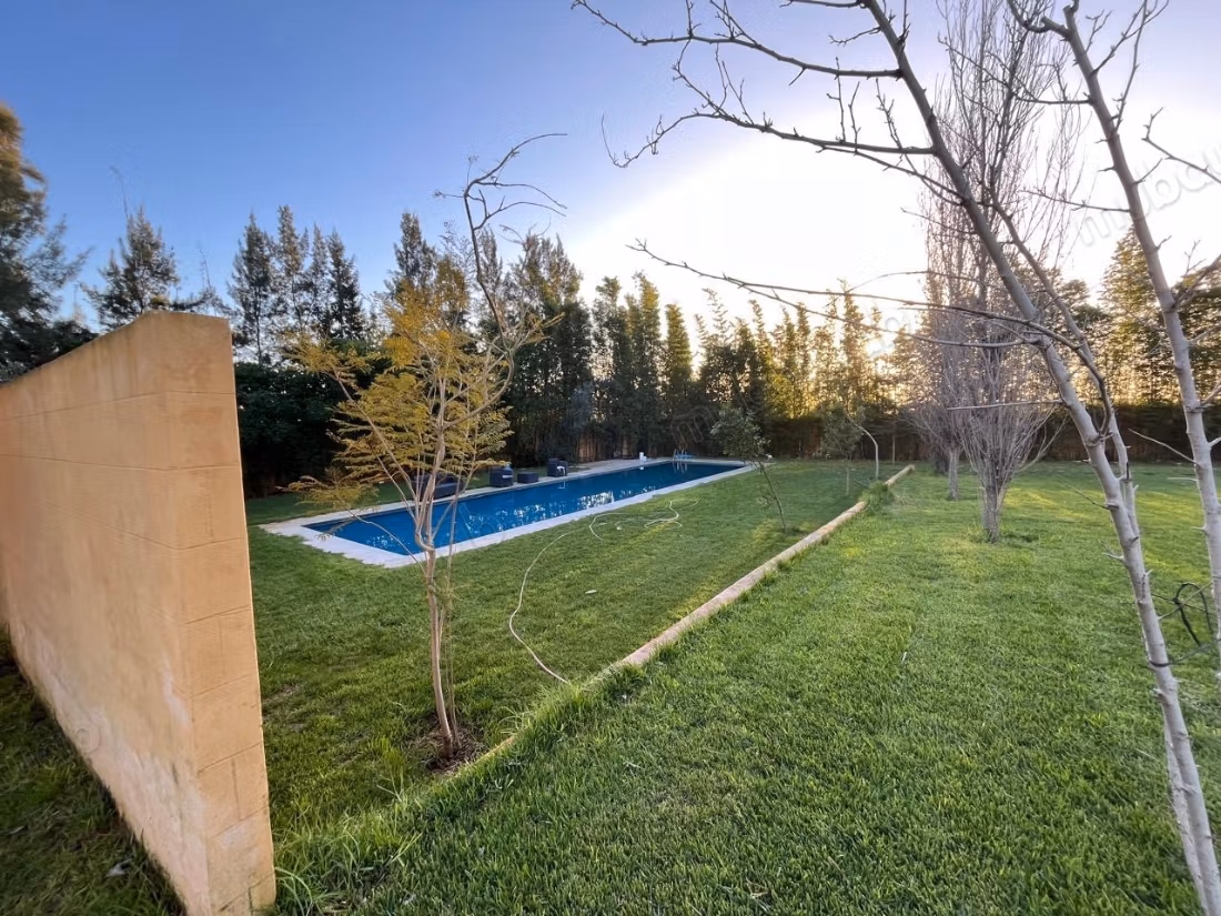 Nice farm for sale in Sidi Allal El Bahraoui. Total area 36000 m². Secure residence