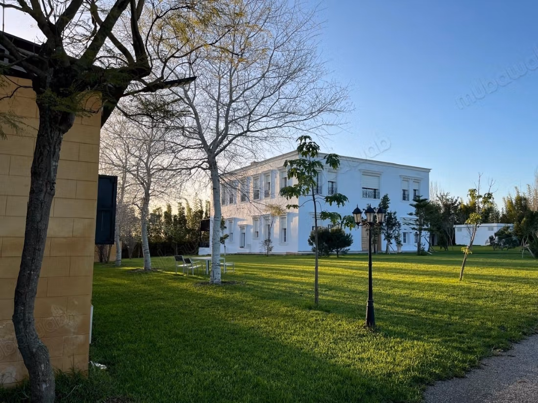 Nice farm for sale in Sidi Allal El Bahraoui. Total area 36000 m². Secure residence