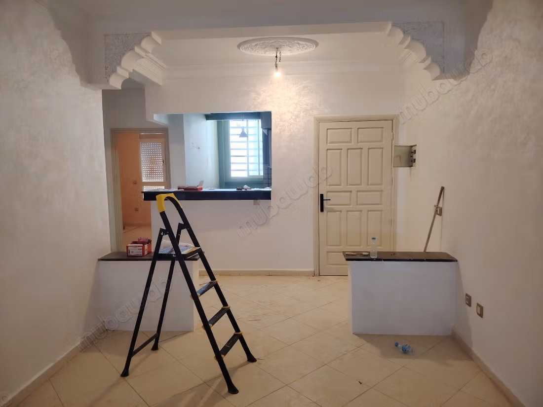 Apartment for sale in Wifak. 2 pleasant bedrooms. Satellite dish, secure residence