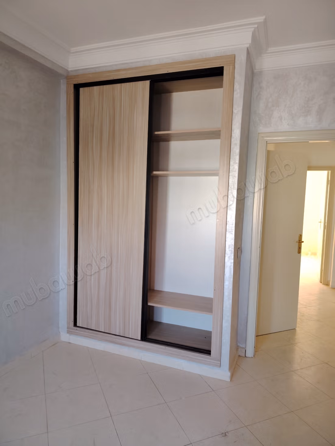 Apartment for sale in Wifak. 2 pleasant bedrooms. Satellite dish, secure residence
