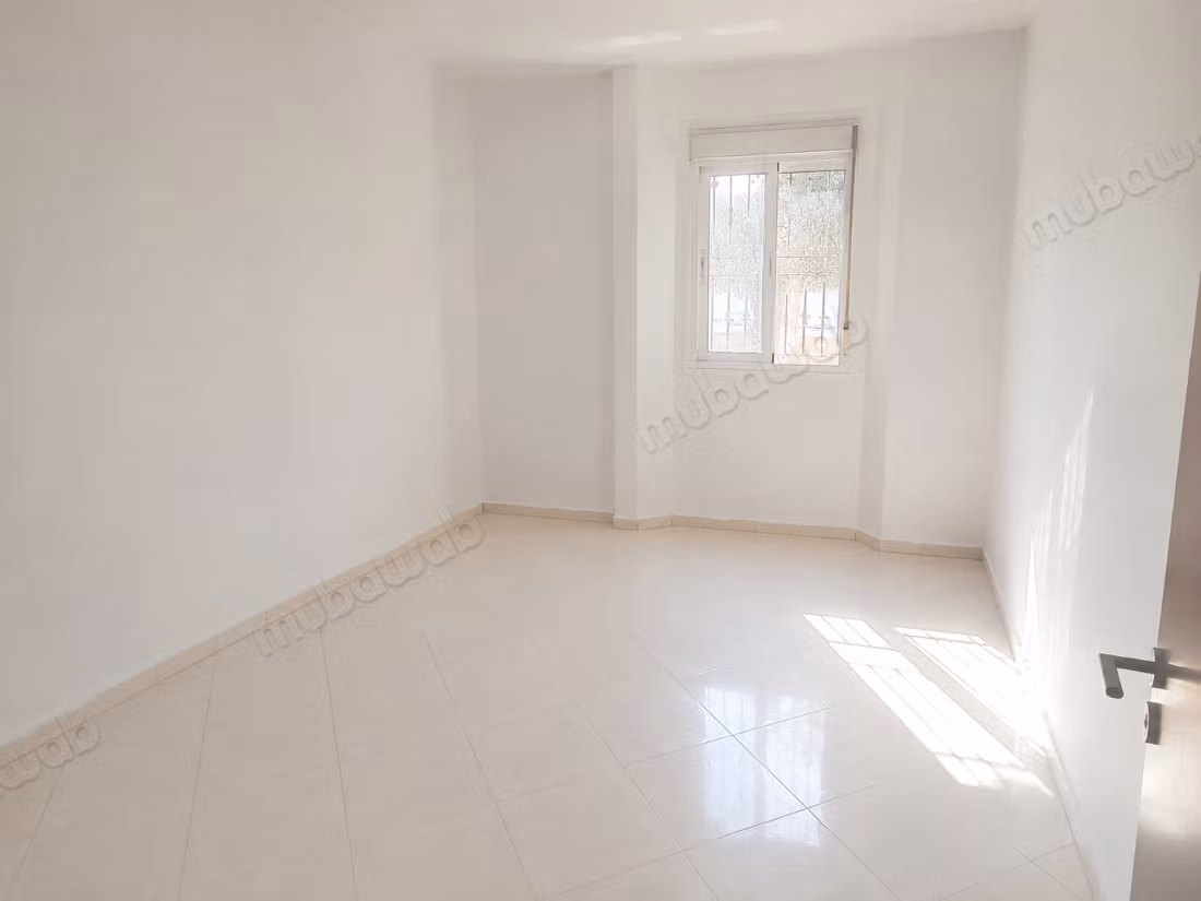Apartment for rent in Al-Aouama. Area 55 m². Elevator available