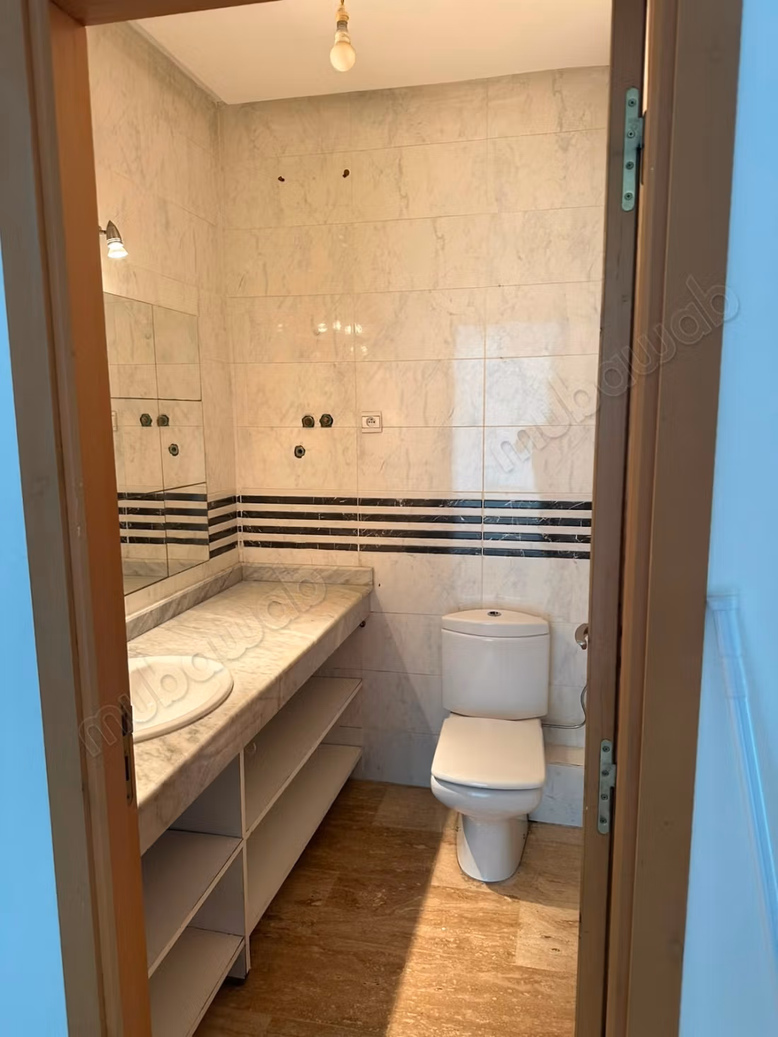 Alquila este apartamento en Derb Ghalef. Superficie 100 m². Terraza y ascensor
