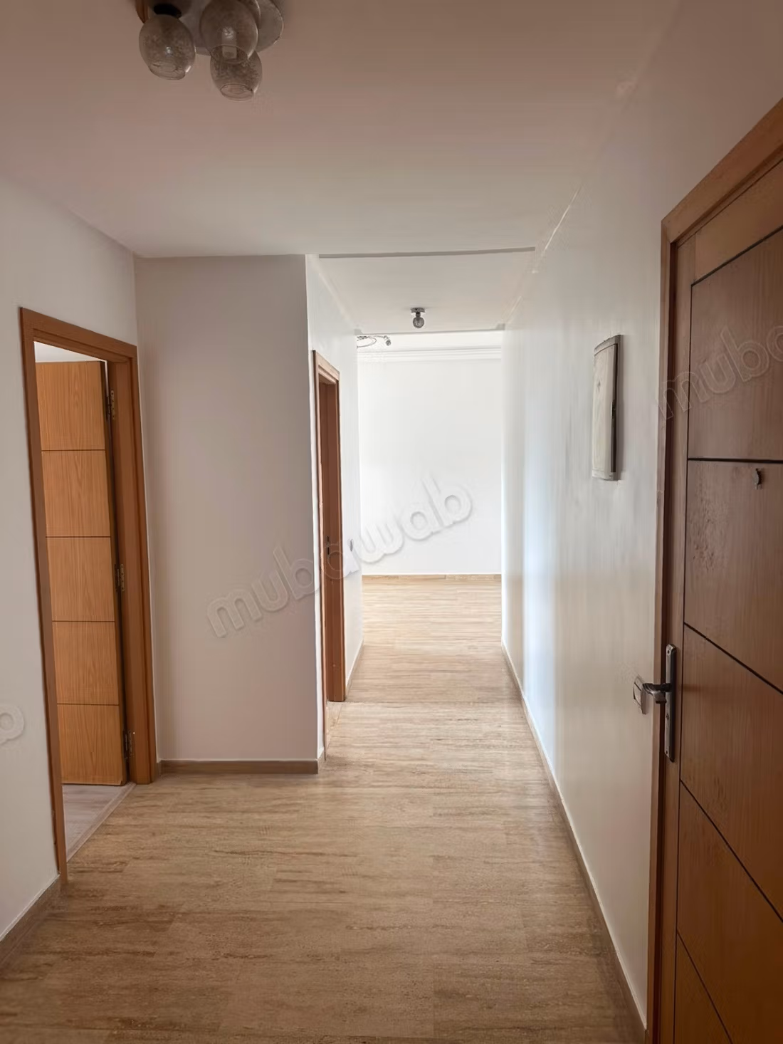 Alquila este apartamento en Derb Ghalef. Superficie 100 m². Terraza y ascensor