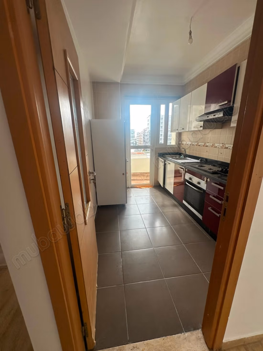 Alquila este apartamento en Derb Ghalef. Superficie 100 m². Terraza y ascensor