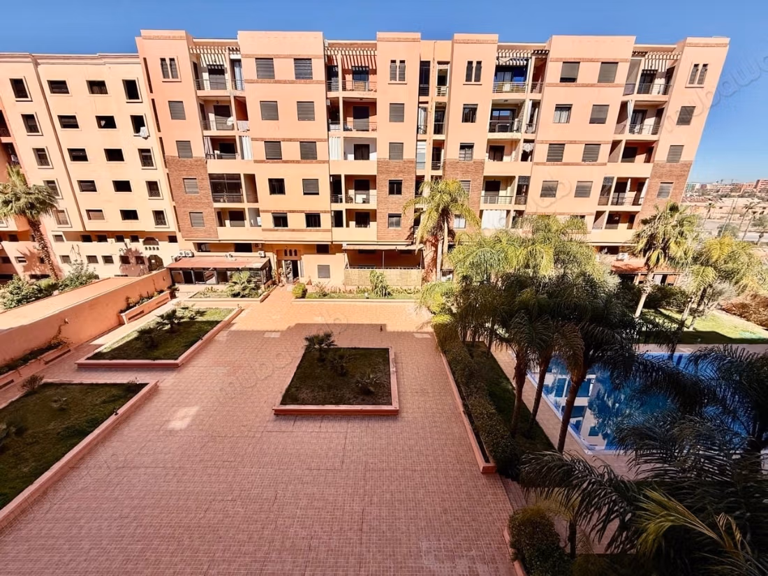 2 Bedroom Apartment with Terrace & Pool – Close to Train Station and Lycée Victor Hugo