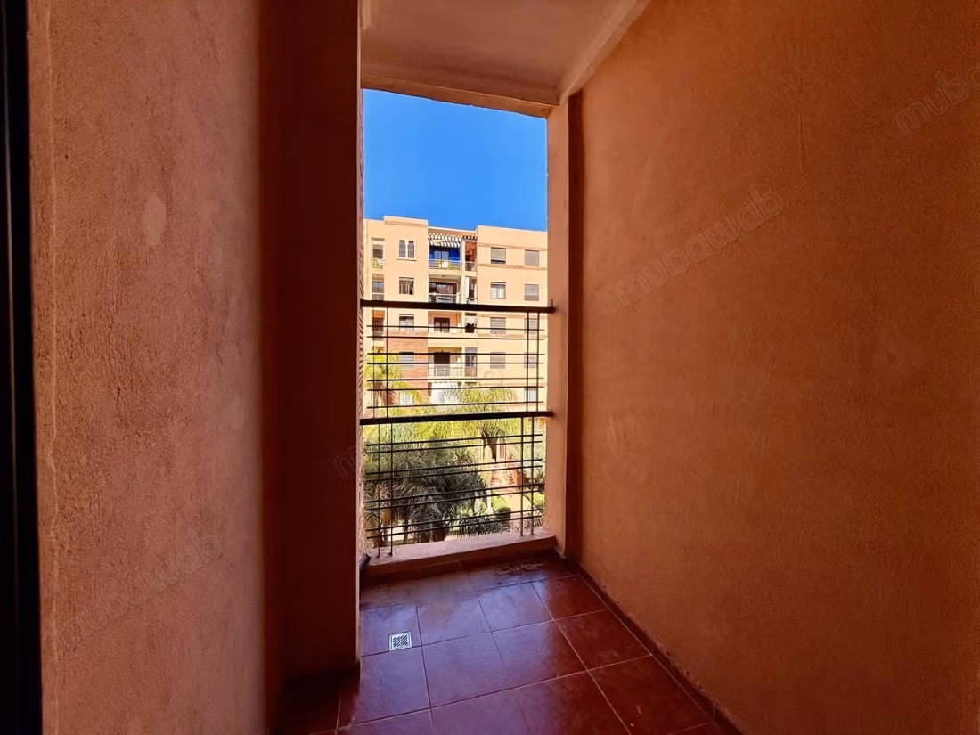 2 Bedroom Apartment with Terrace & Pool – Close to Train Station and Lycée Victor Hugo