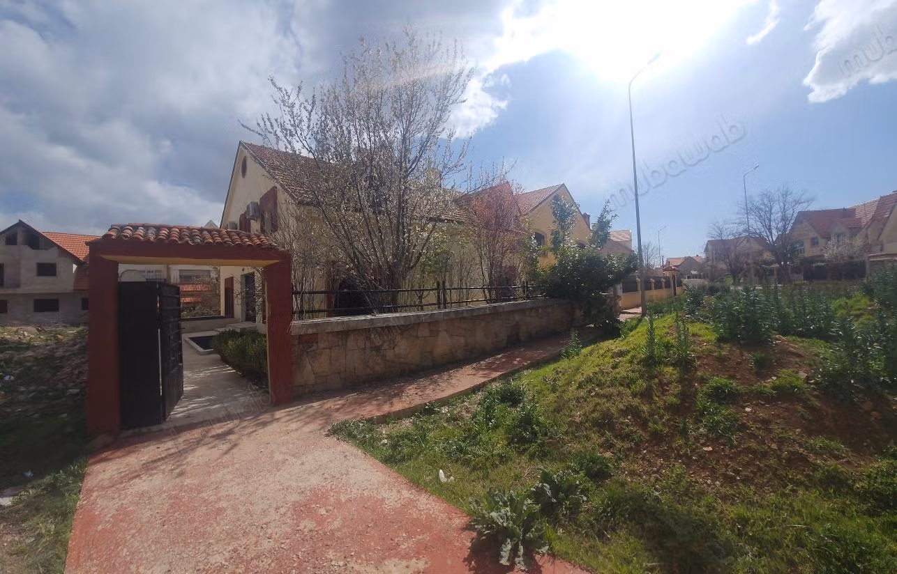 1 ou 2 Villa twins de luxe a ifran sans intermed