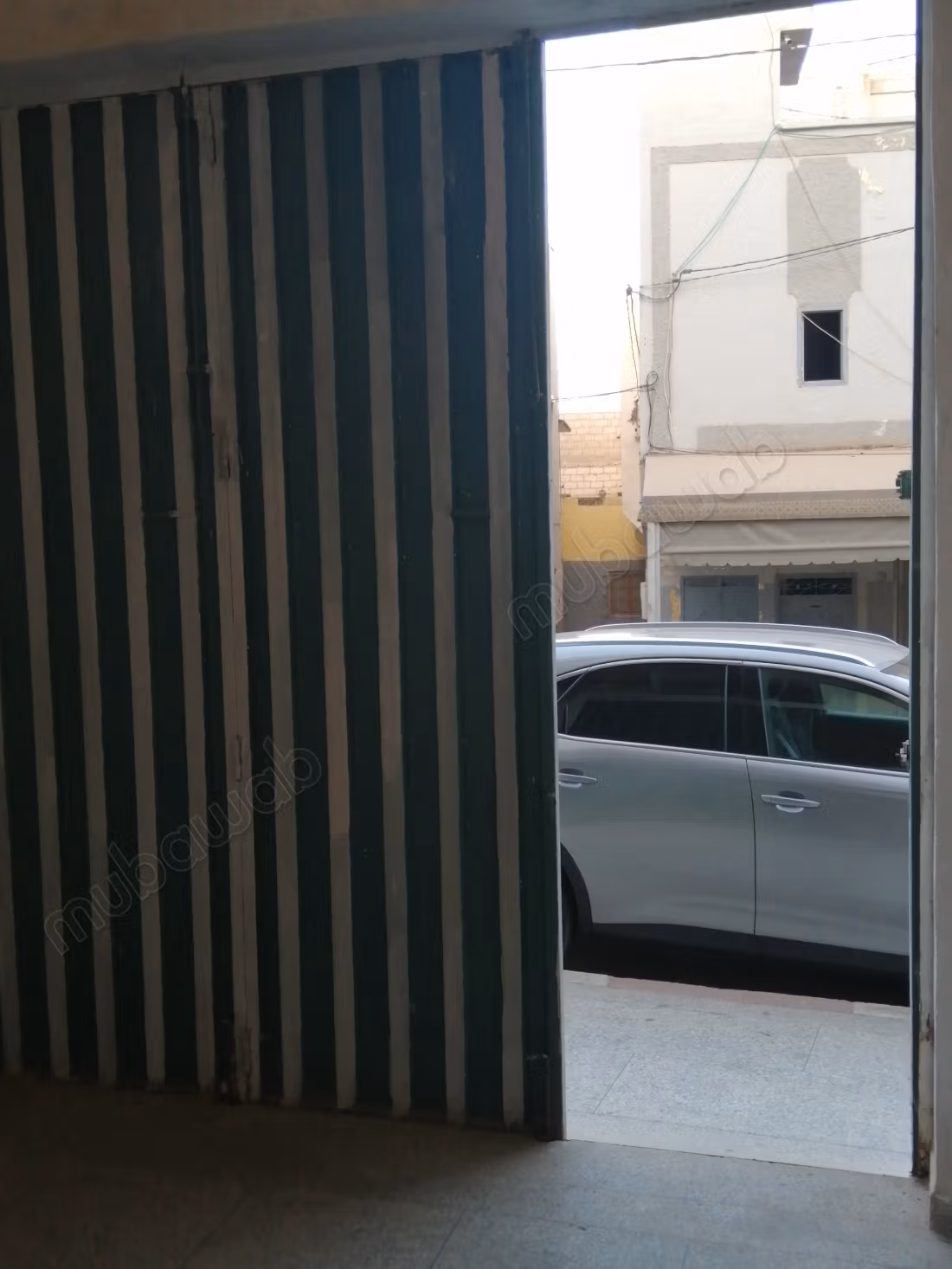 Venta de dos locales comerciales adyacentes en un solo trato