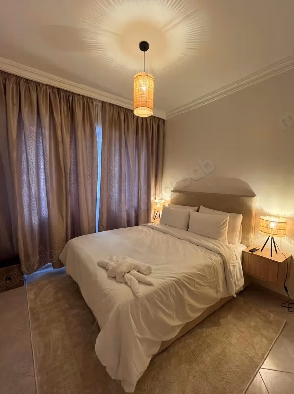 Louez cet appartement à Marjane. 2 pièces confortables. Bien meublé