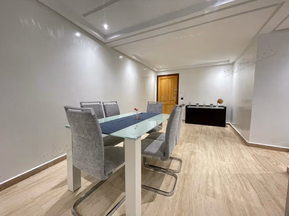À louer bel appartement meublé à maarif extension